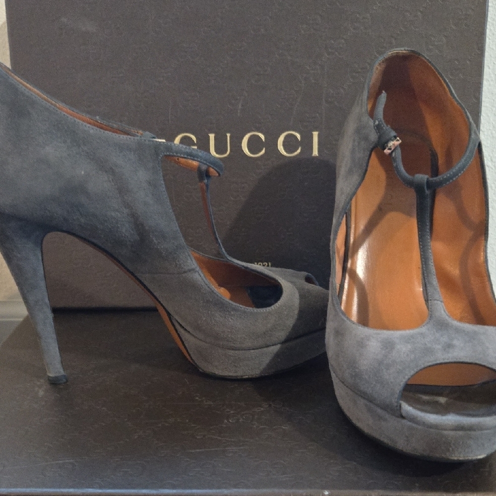 Gucci Women's Gray Suede Heels